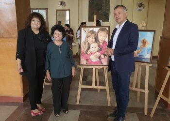 VIDEO Emoție și culoare la vernisajul expoziției „Culorile timpului”, semnată Elena Toader