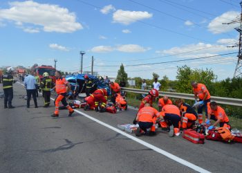 Accident grav pe DN2B, drumul dintre Buzău și Brăila. Doi oameni au murit, iar trei copii au ajuns la spital