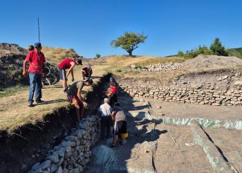 Noi descoperiri la Gruiu Dării. Arheologii au dezvelit un nou segment din fortificația dacică