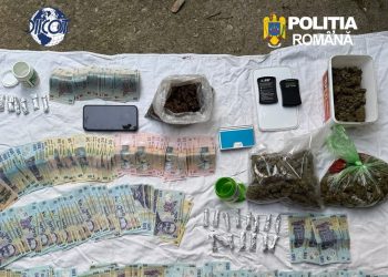 VIDEO Traficanți de droguri din Buzău și Râmnicu Sărat, arestați preventiv. Peste 520 de grame de canabis, găsite la percheziții