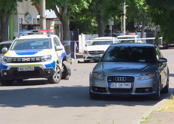 VIDEO Accident în lanț la Râmnicu Sărat. Opt mașini și o autospecială de poliție, avariate