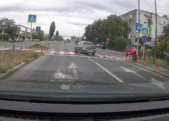 Pericol pe Bulevardul Industriei. O tânără a scăpat nevătămată în ultima secundă